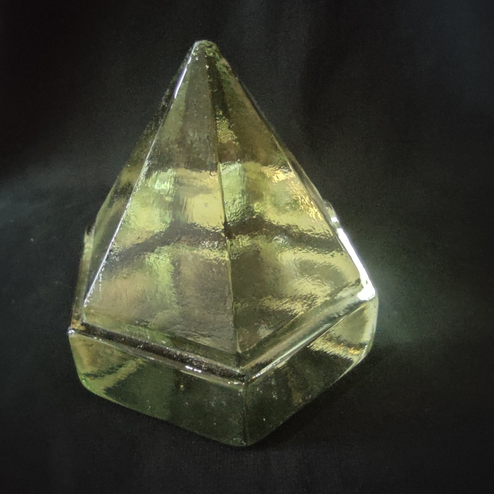 Deck light prism with green tint